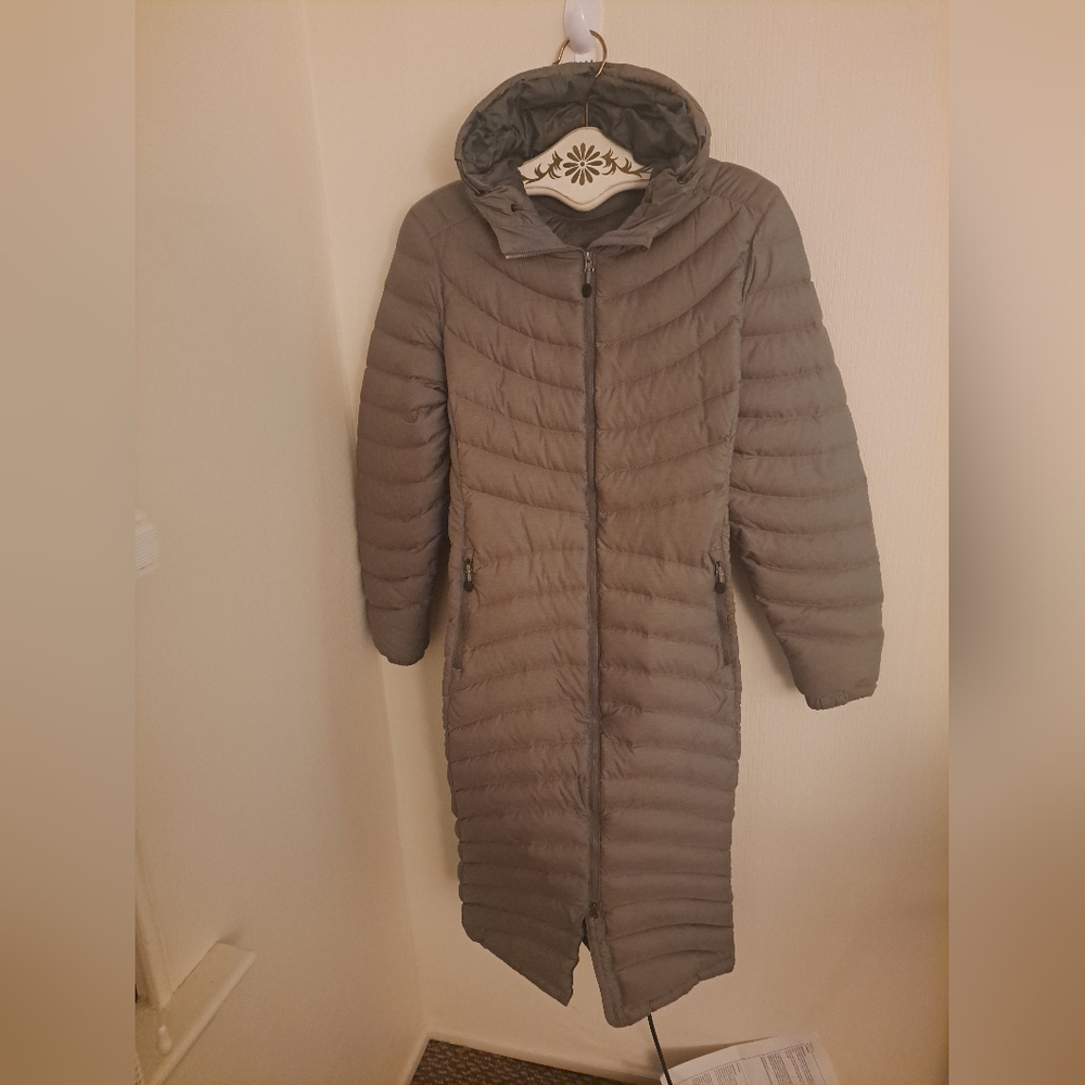 L.L. Bean Ultralight Down Hooded Coat Water-Repellant Down long Large Light Gree